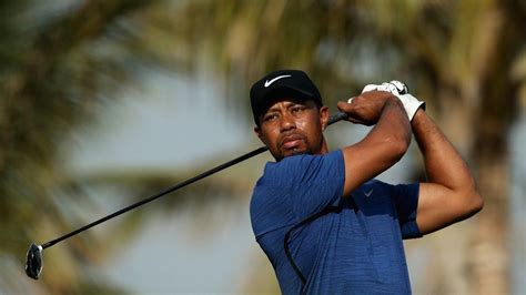 Tiger Woods threatens aggressive legal action over nude photos。